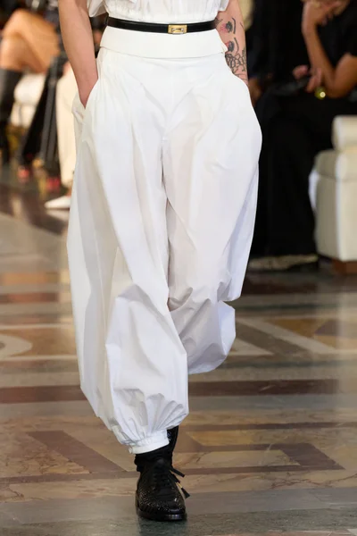 Look 38
